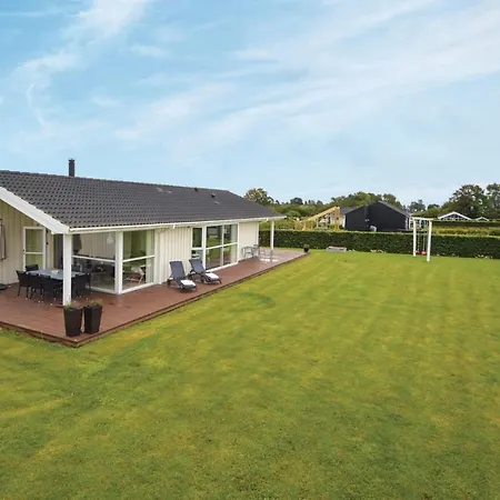 Cozy Home In Haderslev With Sauna هادرسليف
