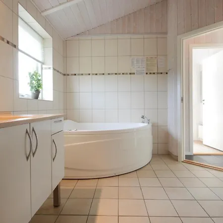 Cozy Home In Haderslev With Sauna * هادرسليف